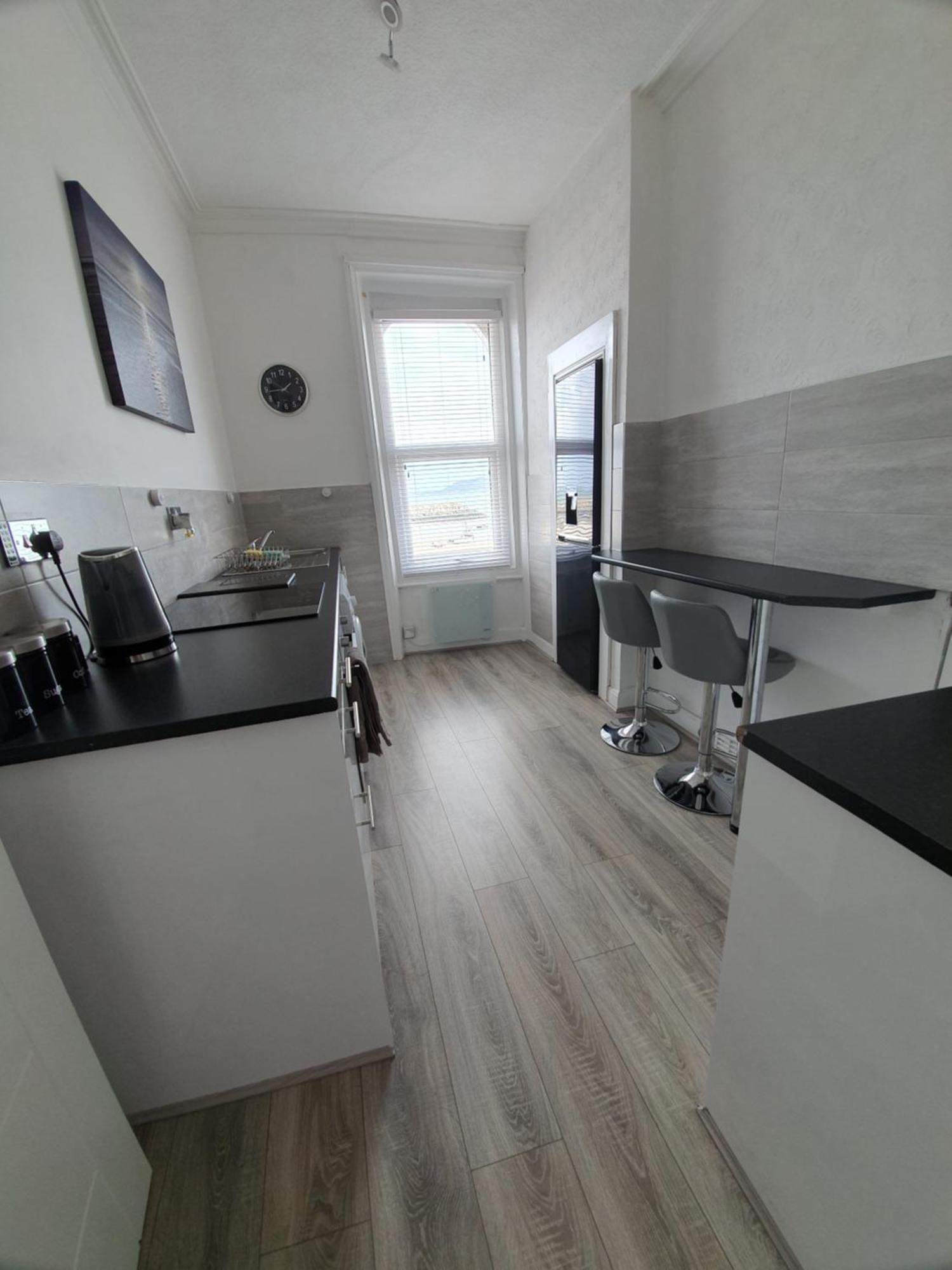 3 Harbour Views Apartment Rhôs-on-Sea Exterior foto