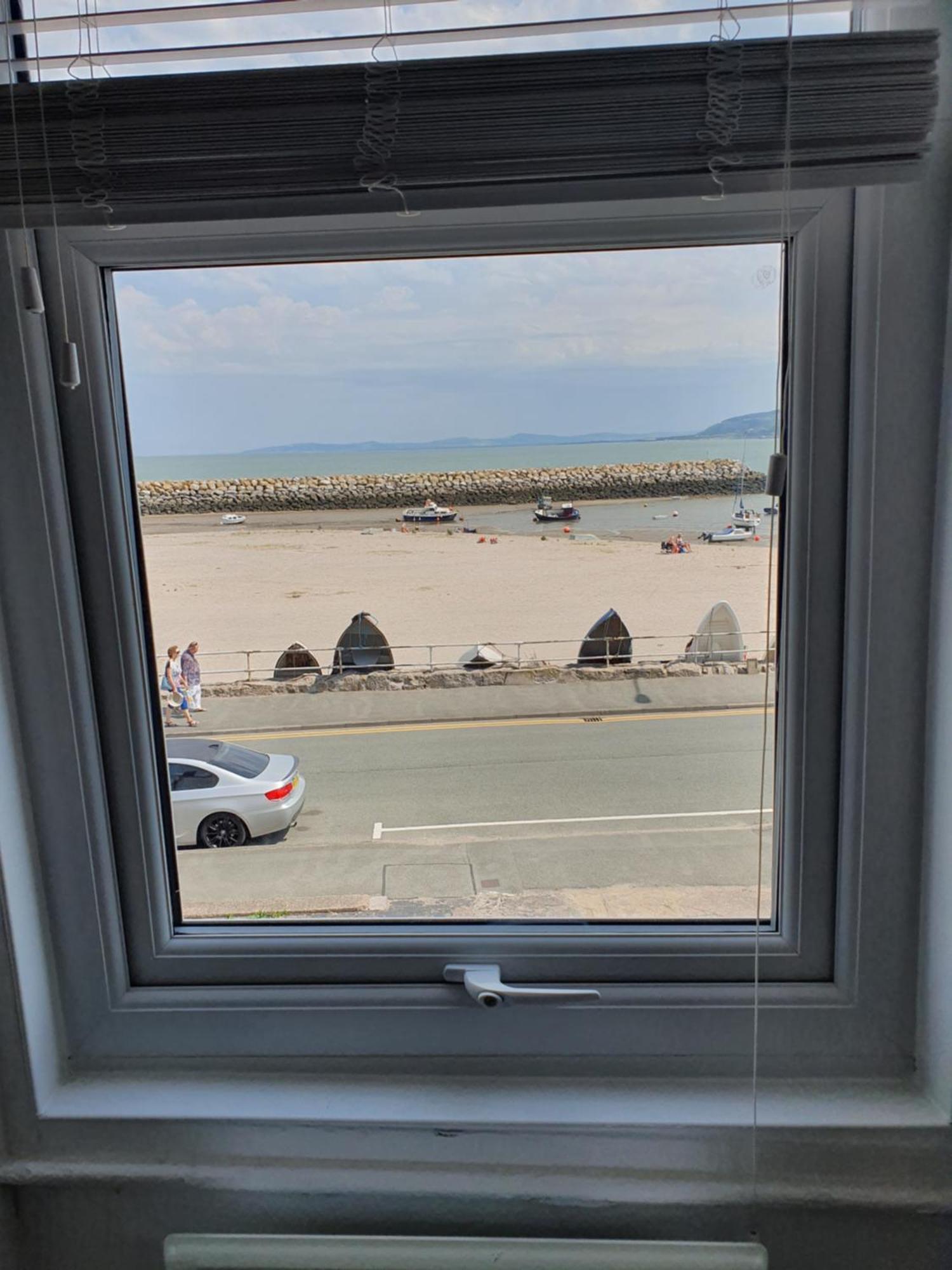 3 Harbour Views Apartment Rhôs-on-Sea Exterior foto