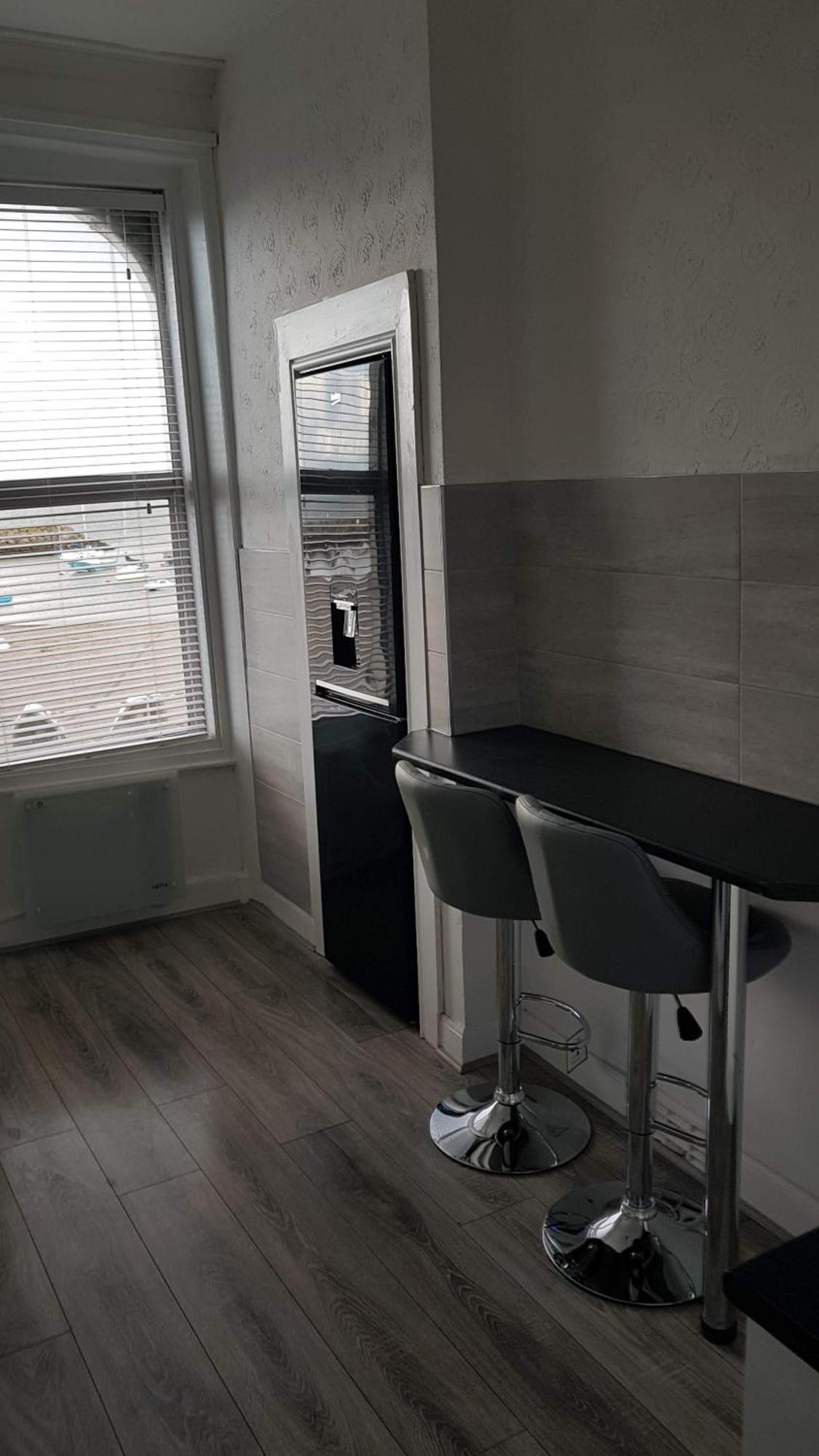 3 Harbour Views Apartment Rhôs-on-Sea Exterior foto
