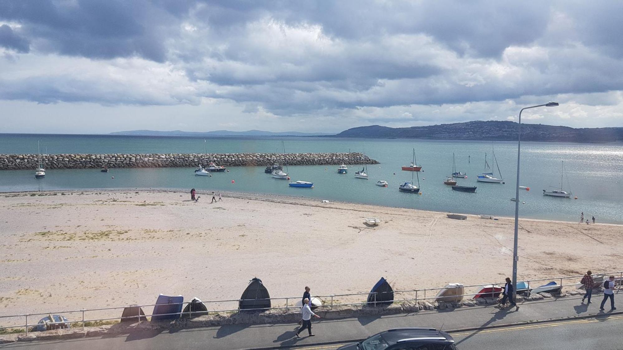 3 Harbour Views Apartment Rhôs-on-Sea Exterior foto