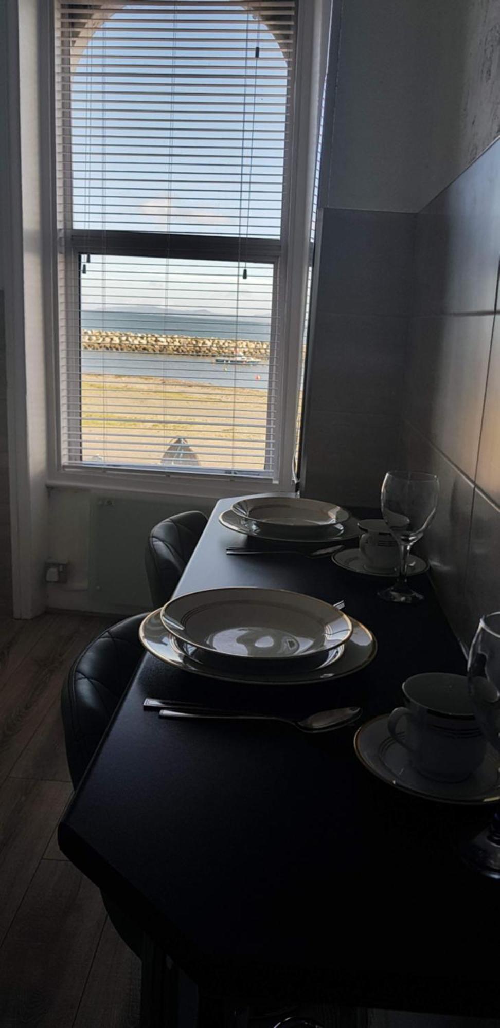 3 Harbour Views Apartment Rhôs-on-Sea Exterior foto